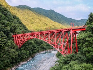 黒部峡谷鉄道