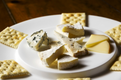 酪農王国北海道のチーズを楽しめるワンプレート『北海道・フロマージュ』