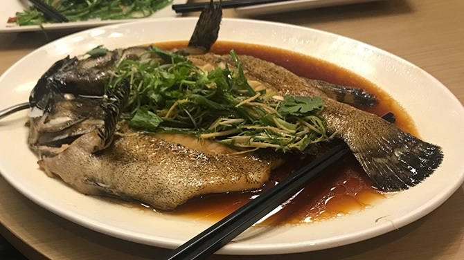 金蓬莱：魚料理、空芯菜