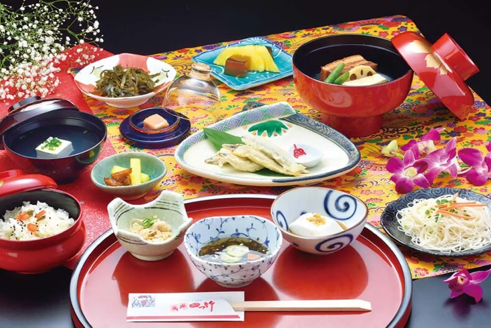 琉球料理コース かせかけ|琉球料理と琉球舞踊 四つ竹(WBFくがにクーポン)